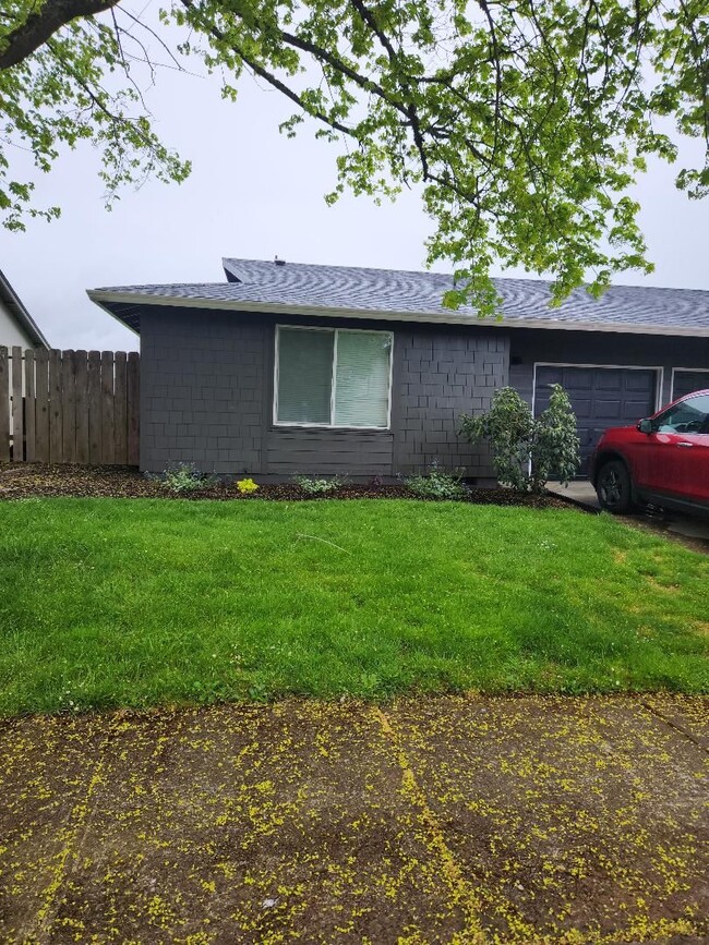 property at 2607 S 7th St