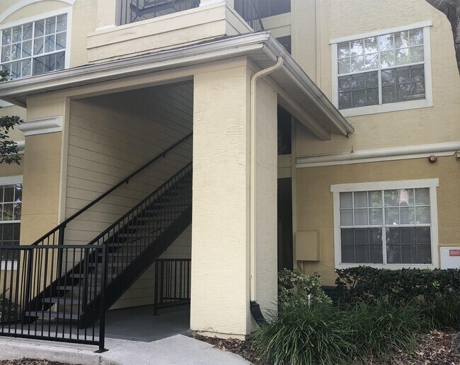 2572 Robert Trent Jones Dr in Orlando, FL - Building Photo - Building Photo