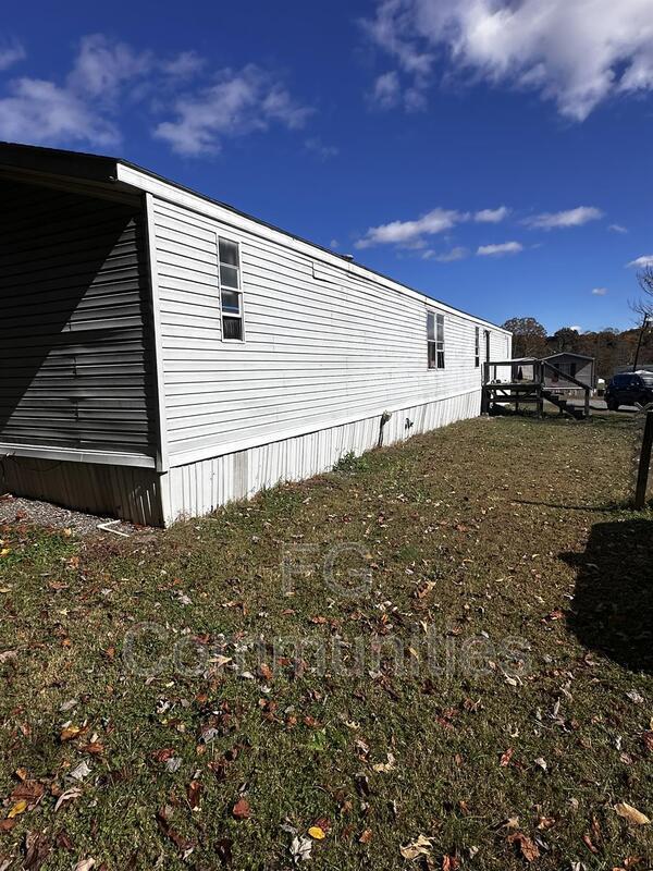 1810 Willowberry Ln in Morganton, NC - Building Photo - Building Photo