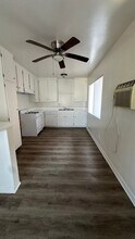 6833 Sepulveda Blvd in Los Angeles, CA - Building Photo - Building Photo