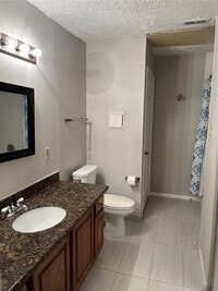 2011 Spenwick Dr photo'