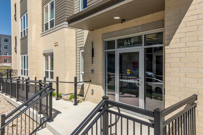 University Park Commons in Madison, WI - Foto de edificio - Building Photo