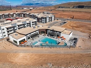 The Vue At Desert Color in Saint George, UT - Foto de edificio - Building Photo