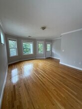 409 Furnace Brook Pky, Unit 2 in Quincy, MA - Foto de edificio - Building Photo