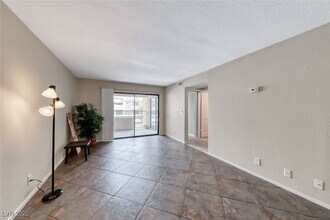 1937 Scimitar Dr in Henderson, NV - Building Photo - Building Photo