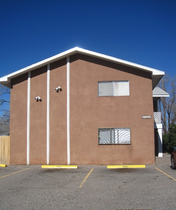 8309 Trumbull Ave SE, Unit B in Albuquerque, NM - Building Photo