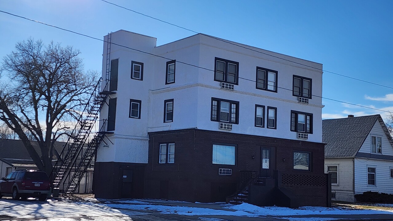 631 Illinois St, Unit 1 in Sidney, NE - Foto de edificio