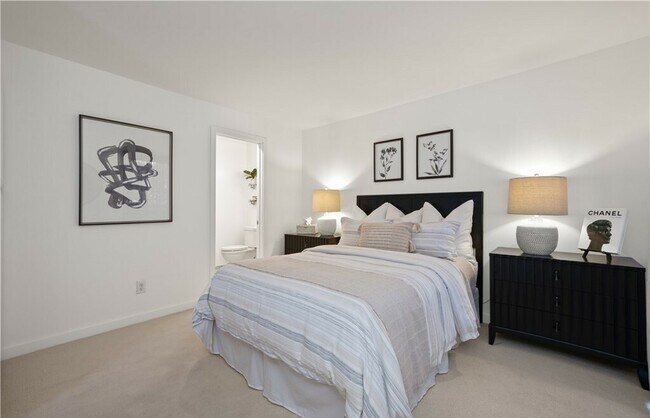 5226 Marina Pacifica Dr S in Long Beach, CA - Building Photo - Building Photo