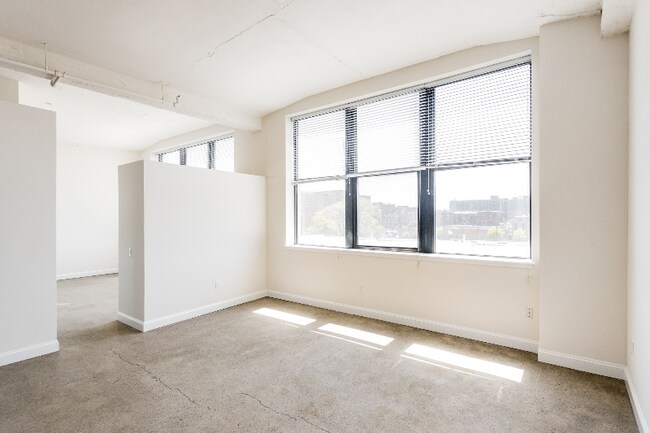 4600 Woodward Ave, Unit 208 in Detroit, MI - Building Photo - Building Photo