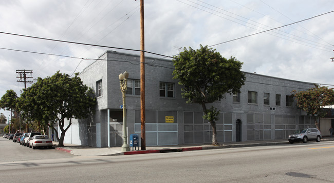 3023-3035 S Grand Ave in Los Angeles, CA - Building Photo - Building Photo