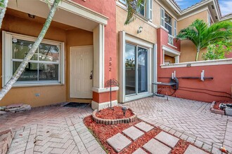 6141 NW 115th Pl, Unit 352 in Doral, FL - Building Photo - Building Photo