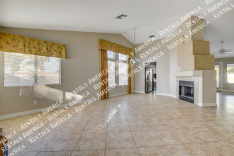 171 Channel Dr in Henderson, NV - Building Photo - Building Photo