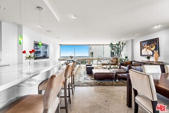 2222 Ave of the Stars in Los Angeles, CA - Building Photo - Building Photo