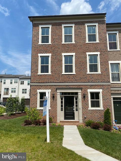 property at 11 Blue Jay Wy