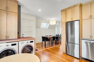 68 Dartmouth St, Unit 3 in Belmont, MA - Foto de edificio - Building Photo