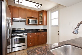 2884 Bayside Walk in San Diego, CA - Building Photo - Building Photo