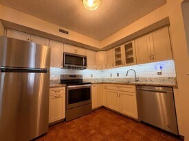 15 Forest Glen Cir in Middletown, CT - Building Photo