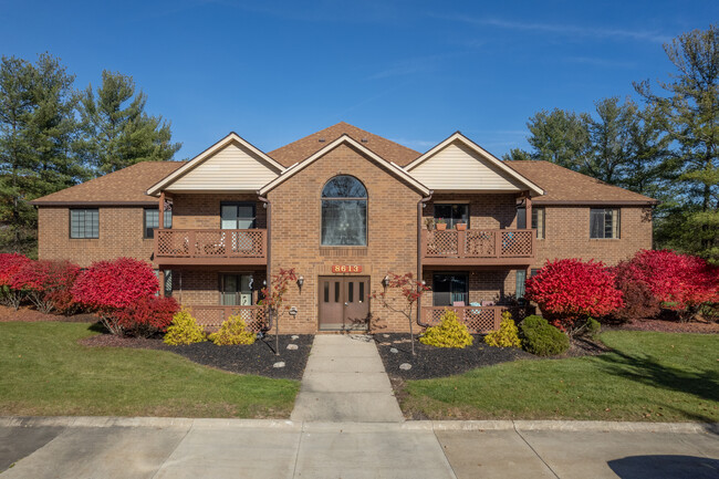 The Courts of Country Lakes Condominiums in Broadview Heights, OH - Foto de edificio - Building Photo