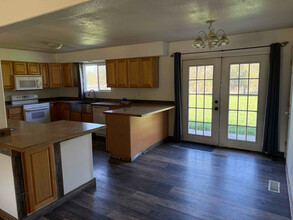 1767 E Silver Spur Rd in Athol, ID - Building Photo - Building Photo