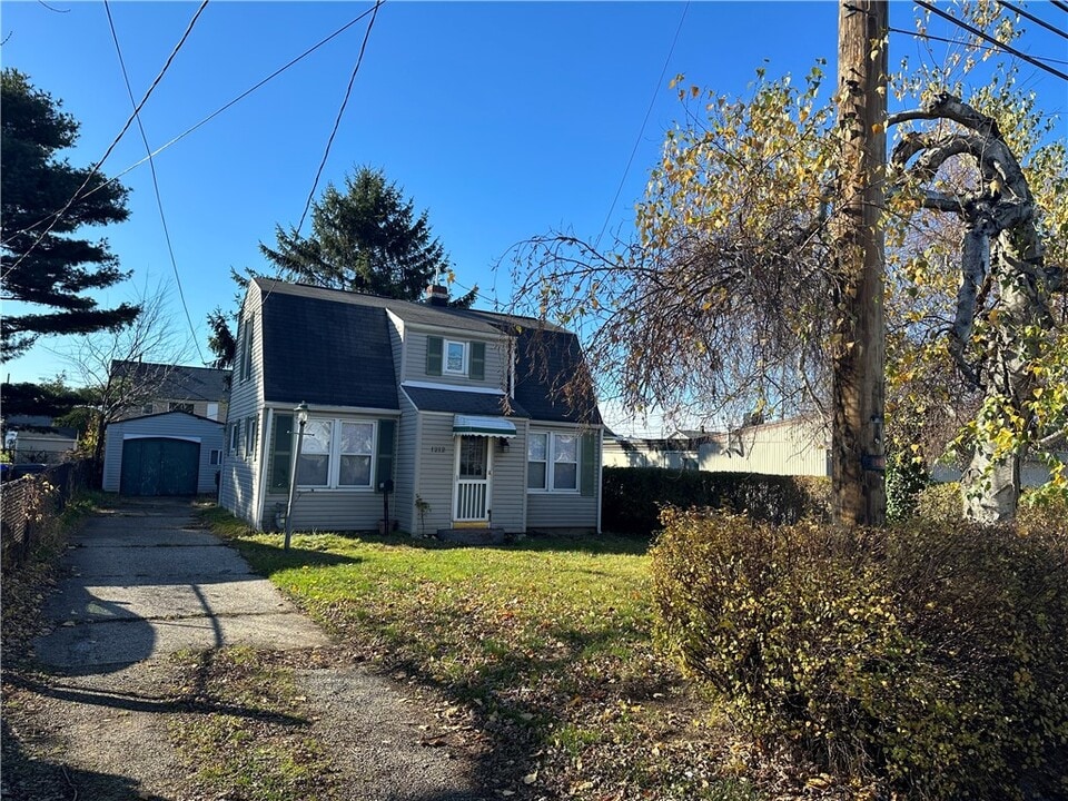 1212 Filmore Ave in Erie, PA - Building Photo