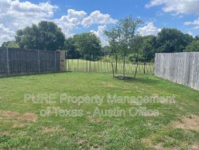 2471 Sunrise Rd in Round Rock, TX - Building Photo - Building Photo
