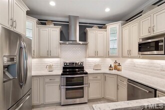 126 Cline Falls Dr in Holly Springs, NC - Building Photo - Building Photo