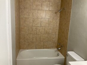206 W Lilac Ln in Midwest City, OK - Building Photo - Building Photo