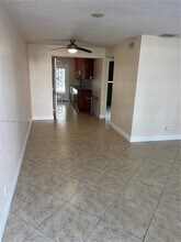 3923 NE 166th St in North Miami Beach, FL - Building Photo - Building Photo