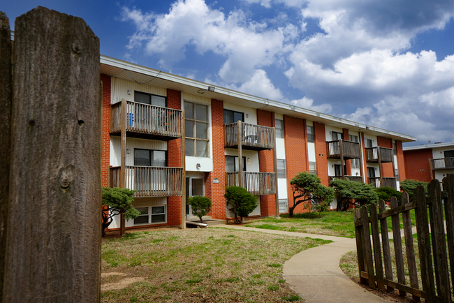 Seminole North Apartments in Springfield, MO - Building Photo - Building Photo