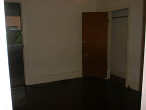 423 S 8th St - 1R in Philadelphia, PA - Foto de edificio - Building Photo