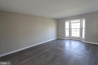 11206 Barnswallow Pl in Waldorf, MD - Building Photo - Building Photo