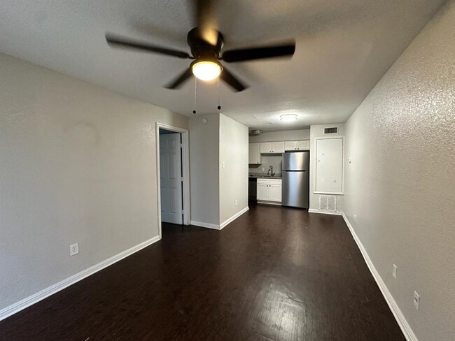 property at 735 W Cavalcade St