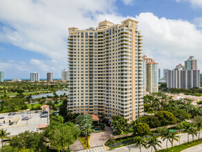 Turnberry on the Green in Aventura, FL - Foto de edificio - Building Photo