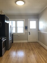 2852 N Oakland Ave, Unit #2 in Milwaukee, WI - Building Photo - Building Photo