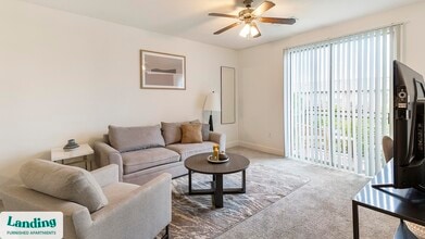 7373 Valley View Ln in Dallas, TX - Building Photo - Building Photo