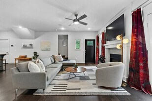 393 N Ainsley Loop in Fayetteville, AR - Building Photo