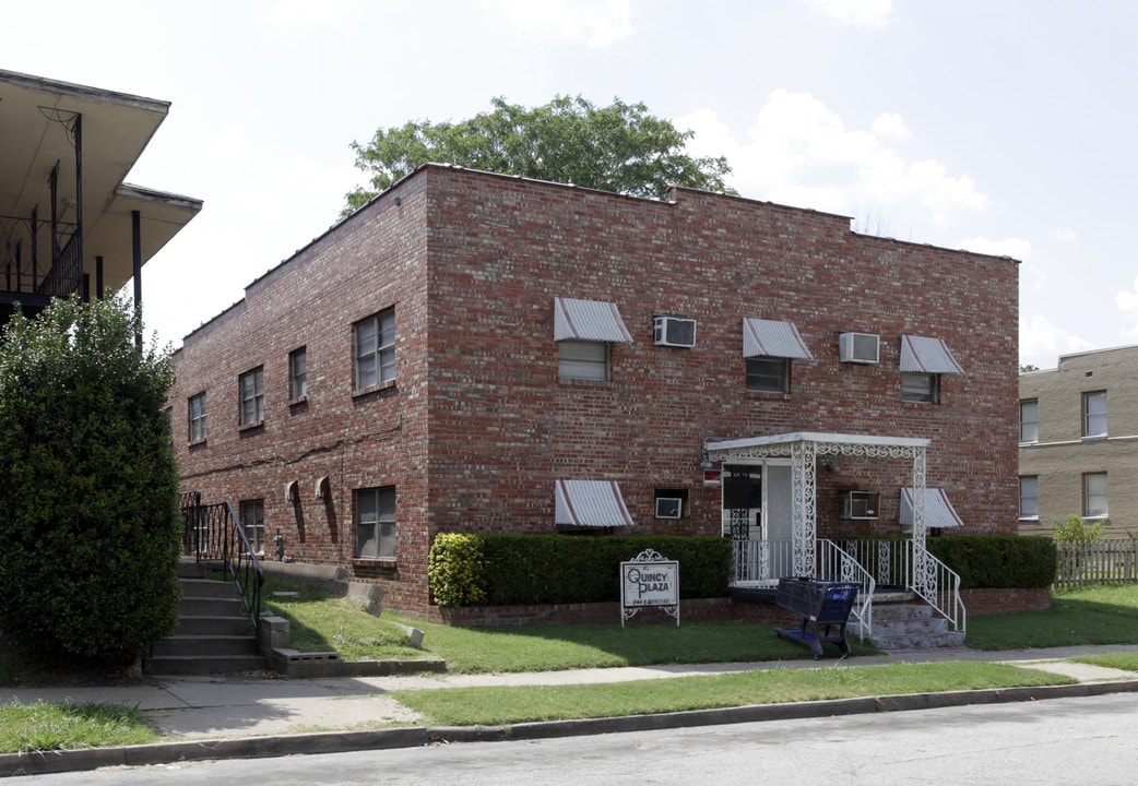 Quincy Plaza in Tulsa, OK - Building Photo