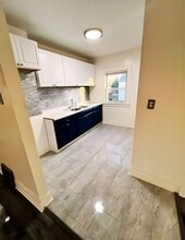 9264 Ward Ave in Detroit, MI - Building Photo - Building Photo