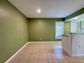 12301 N 58th St in Tampa, FL - Building Photo - Building Photo