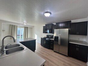 577 S Gooseneck Way in Saratoga Springs, UT - Building Photo - Building Photo