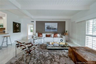 1955 Alamanda Dr in North Miami, FL - Building Photo - Building Photo