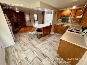 3 Redwood Dr in Florissant, MO - Building Photo - Building Photo