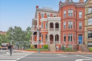 4 Logan Cir NW in Washington, DC - Building Photo