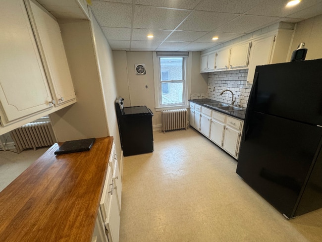 34 E Lancaster Ave, Unit 1 in Shillington, PA - Building Photo - Building Photo