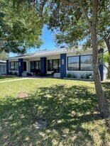 1021 Commodore St, Unit 1021 Commodore in Clearwater, FL - Building Photo