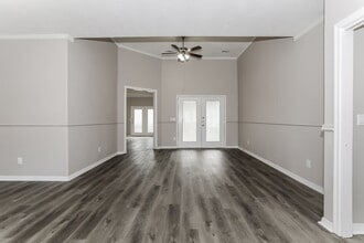 14215 Ella Lee Ln in Houston, TX - Building Photo - Building Photo