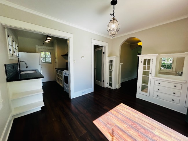 444 S Euclid Ave in Pasadena, CA - Foto de edificio - Building Photo