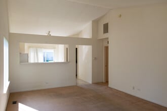 61 W Providence Ln in Round Lake, IL - Foto de edificio - Building Photo