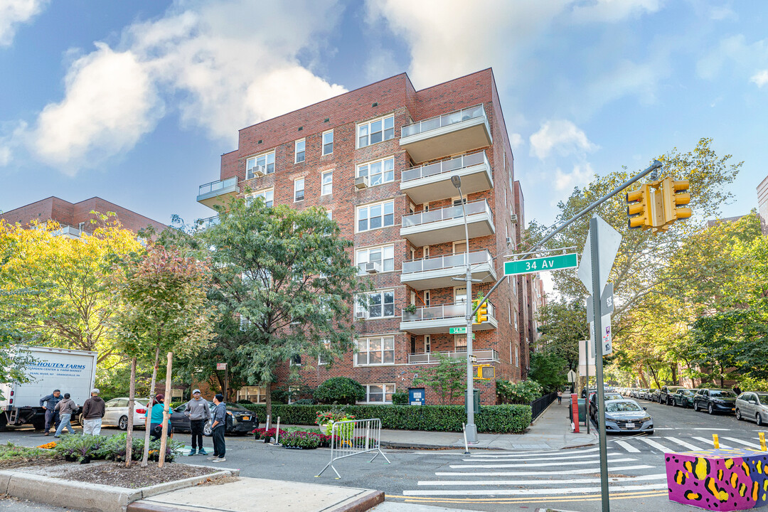 Terrace View in Jackson Heights, NY - Building Photo