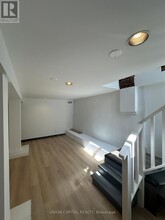 886 College St in Toronto, ON - Building Photo - Building Photo